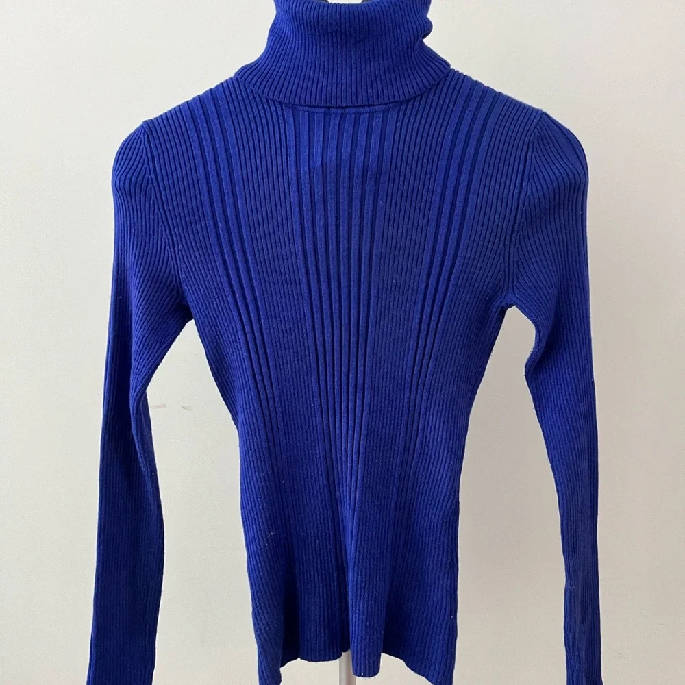 No Boundaries Turtleneck - Picture 2 of 6